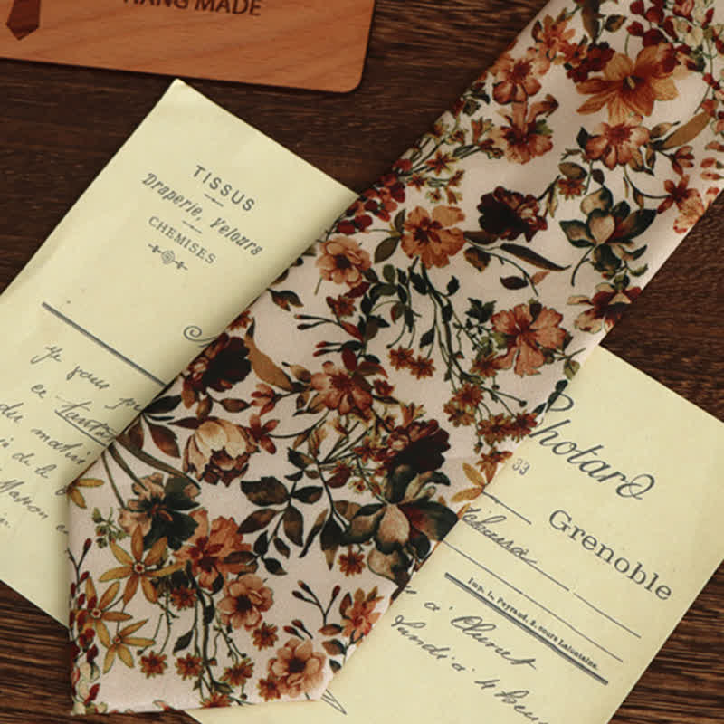 Cravatta casual da uomo con fiori arancioni e avorio
