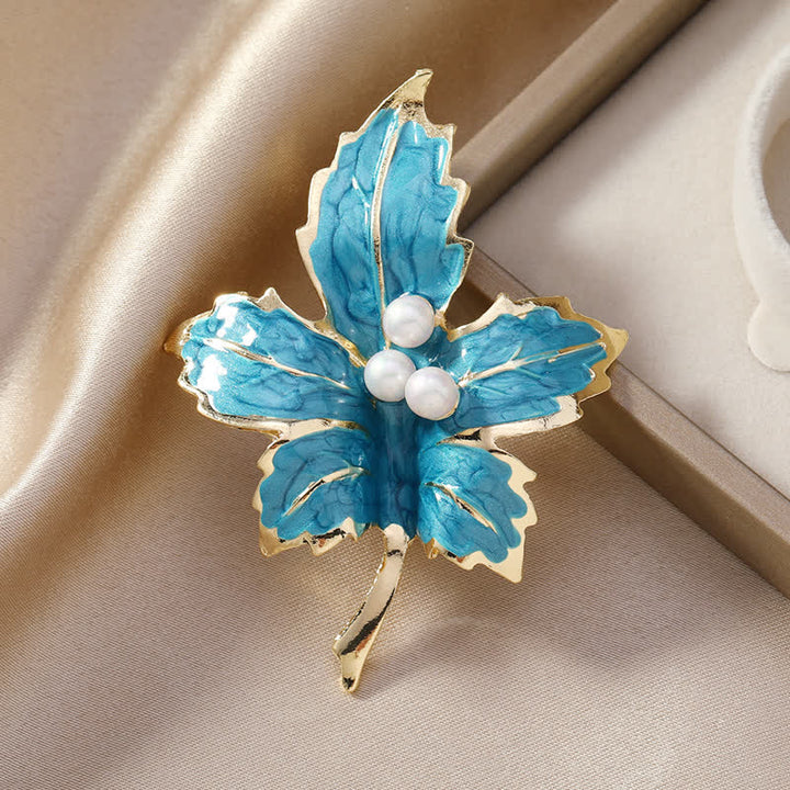 Spilla da donna con foglia d'acero in perle finte - Blu - image 0