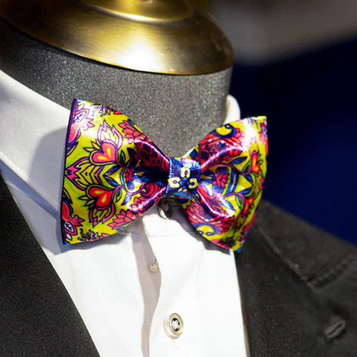 Papillon da uomo con motivo totem complesso in stile barocco