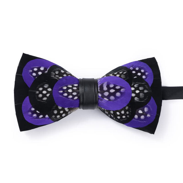 Elegante papillon con piume viola e spilla da bavero - image 0