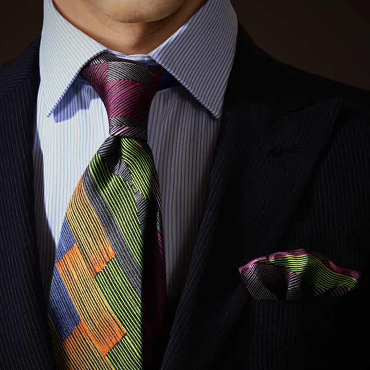 Cravatta da uomo moderna con linee geometriche multicolori