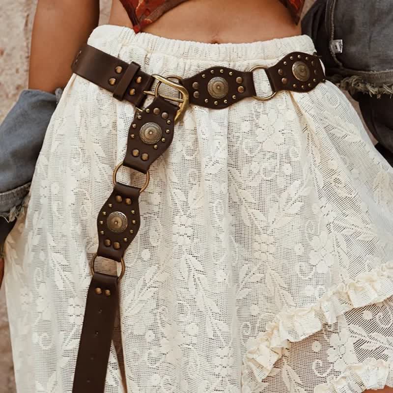Cintura in pelle con borchie Concho traforate da donna, senza tempo