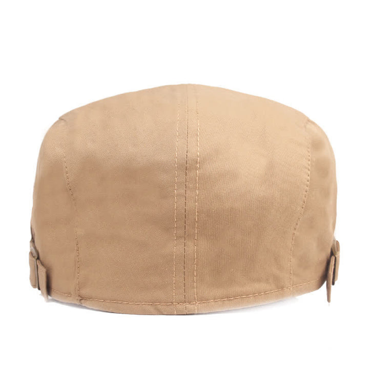 Cappello da giornalaio con borchie e rivetti punk alla moda