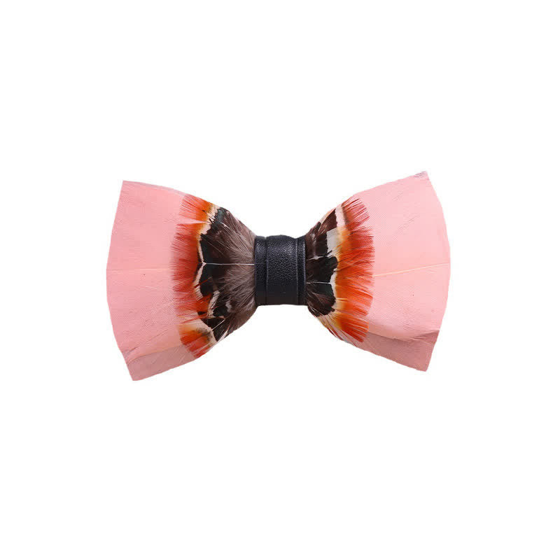 Papillon con piume rosa pop con spilla da bavero