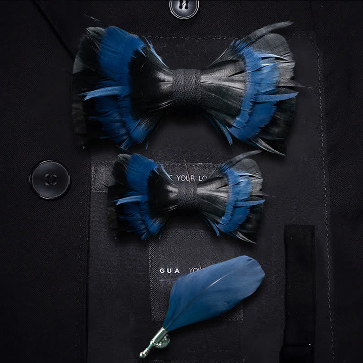 Papillon con piume blu notte e nere con spilla da bavero