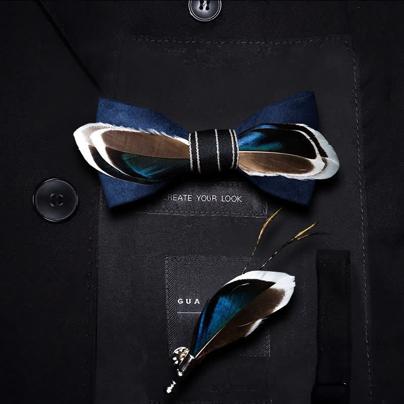 Papillon vintage con piume blu navy e marrone con spilla da bavero