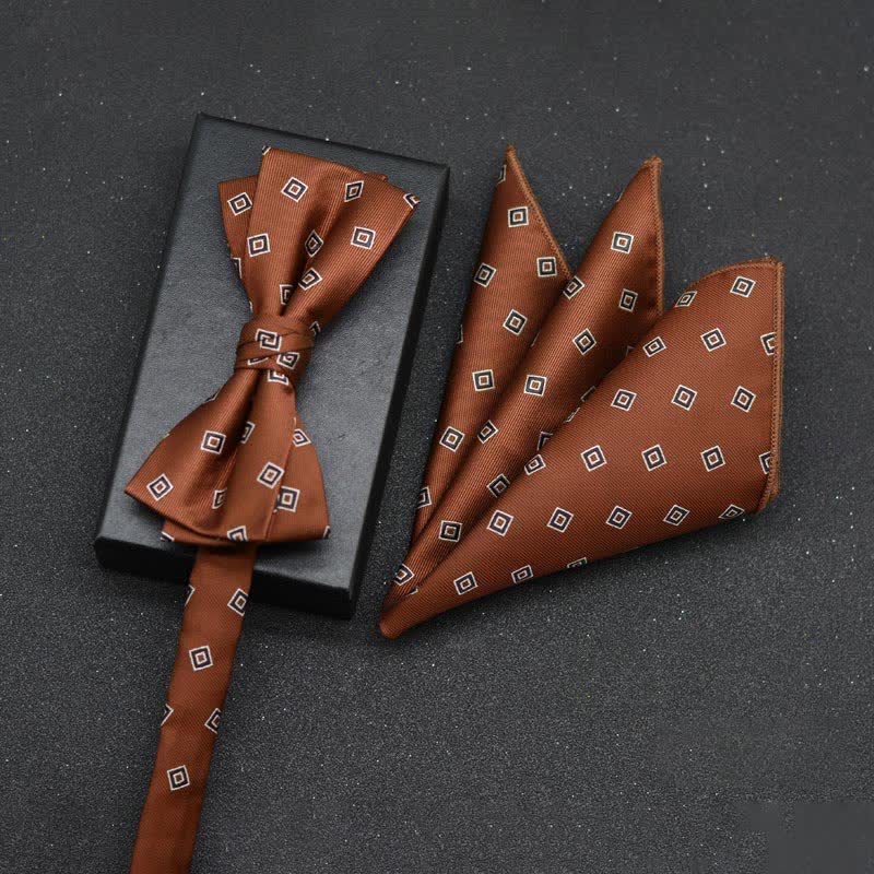 Set di 2 fazzoletti con papillon e motivo floreale elegante da uomo