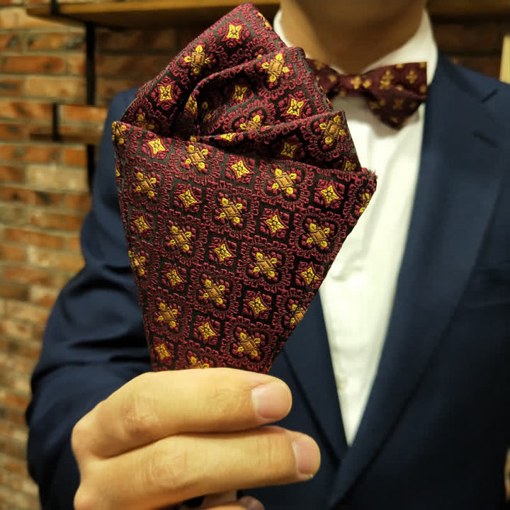 Papillon oversize a punta con ricamo rosso scuro e oro da uomo