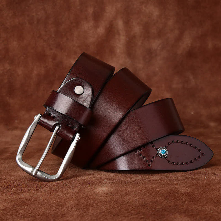 Cintura in pelle alla moda con abbellimenti classici con perline