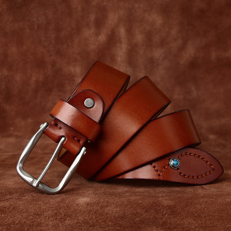 Cintura in pelle alla moda con abbellimenti classici con perline