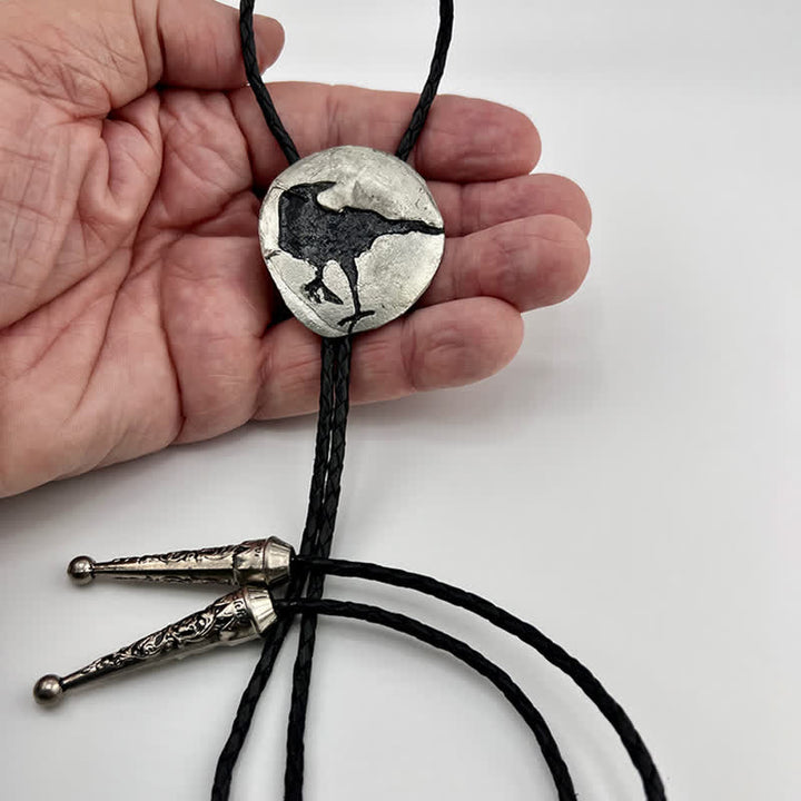 Cravatta Bolo con ciondolo in argento corvo nero