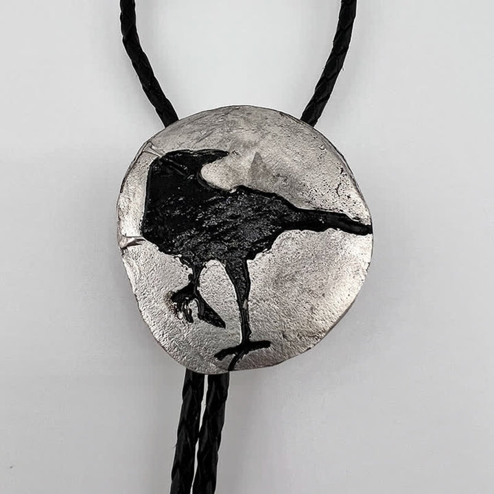 Cravatta Bolo con ciondolo in argento corvo nero