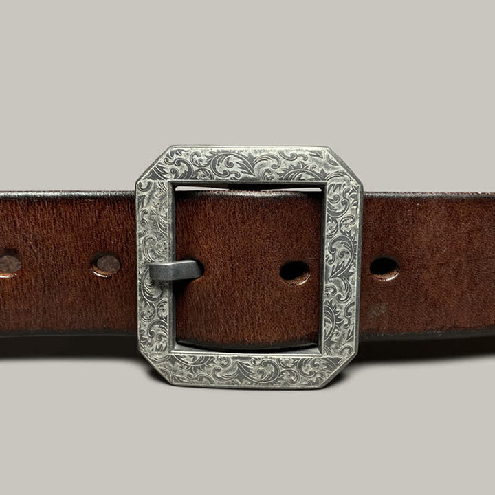 Cintura in pelle con fibbia incisa floreale quadrata per pantaloni
