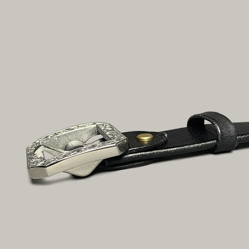Cintura in pelle con fibbia incisa floreale quadrata per pantaloni