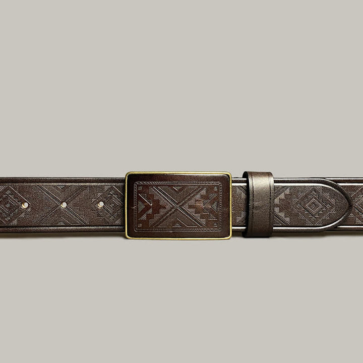 Cintura in pelle con chiusura quadrata e motivo a diamante inciso