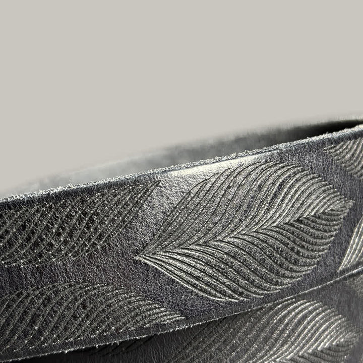 Cintura in pelle goffrata personalizzata con foglie di piante invecchiate