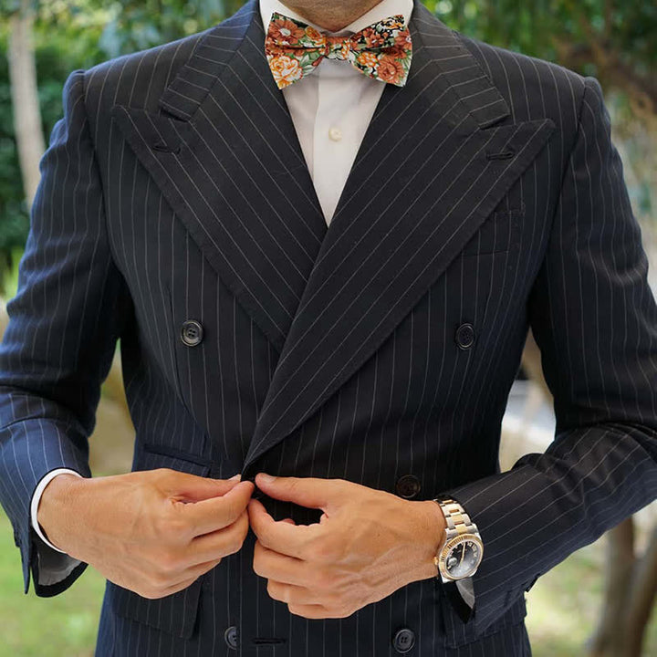 Papillon elegante da uomo con foglie floreali arancioni