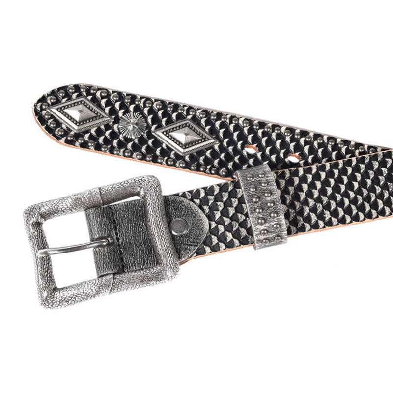 Cintura in pelle con rivetti e motivo a pelle di serpente con personalità