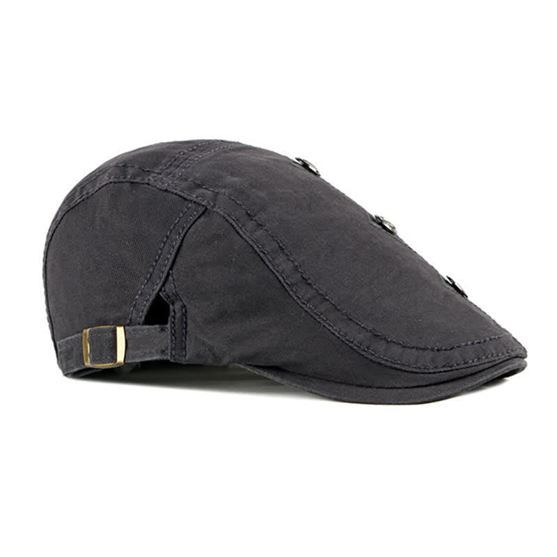 Cappello basco piatto con decorazioni punk rivetto