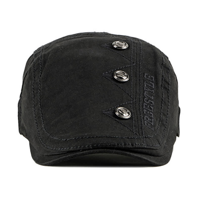 Cappello basco piatto con decorazioni punk rivetto