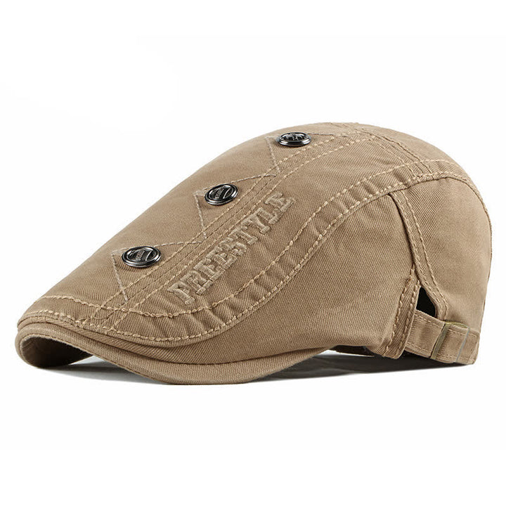 Cappello basco piatto con decorazioni punk rivetto