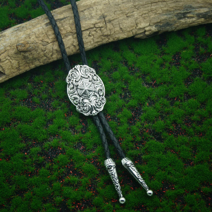 Cravatta Bolo con intaglio della stella d'argento del Texas occidentale