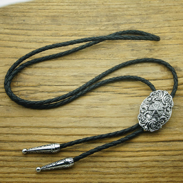 Cravatta Bolo con intaglio della stella d'argento del Texas occidentale