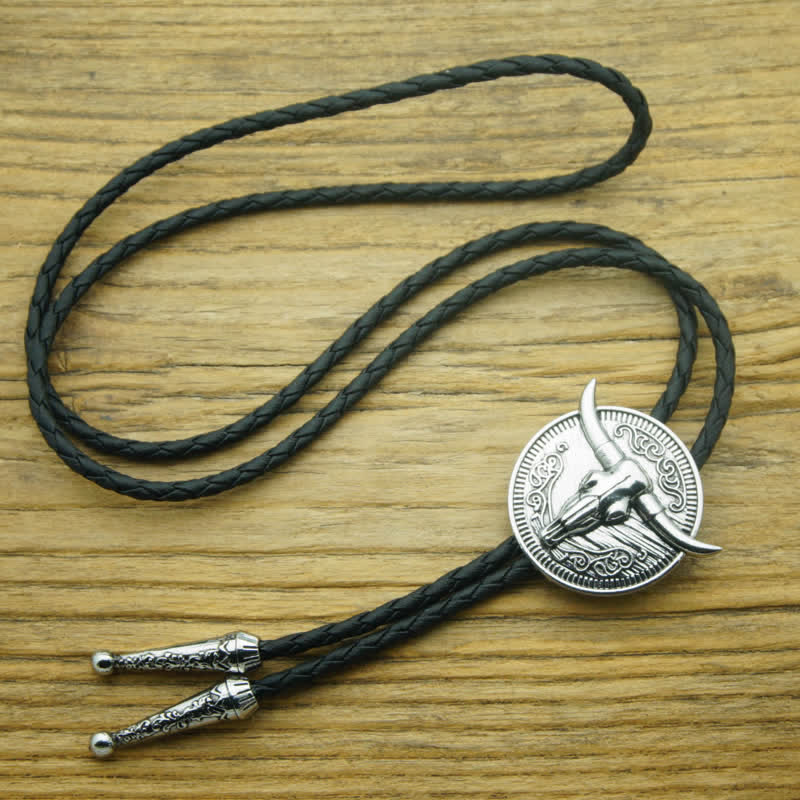 Cravatta Bolo in pelle da cowboy con testa di mucca e corna di toro