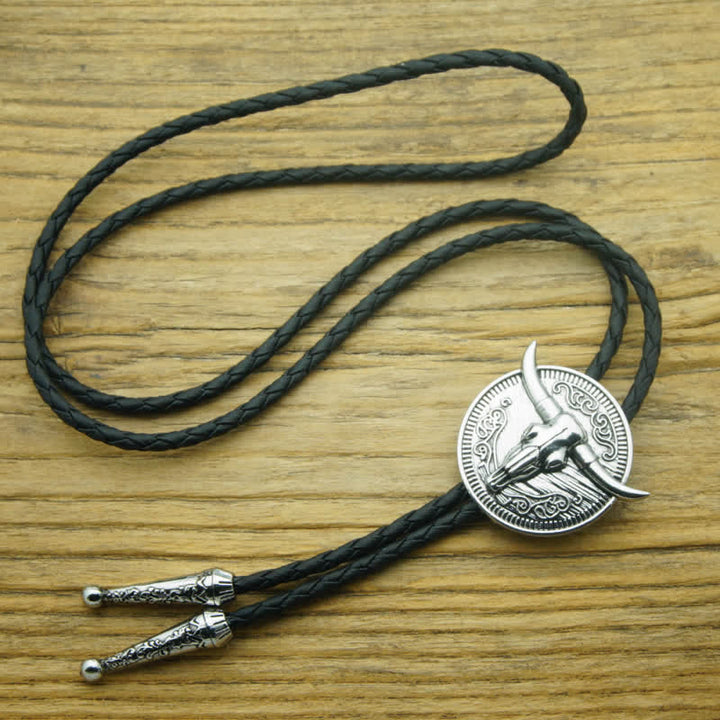 Cravatta Bolo in pelle da cowboy con testa di mucca e corna di toro