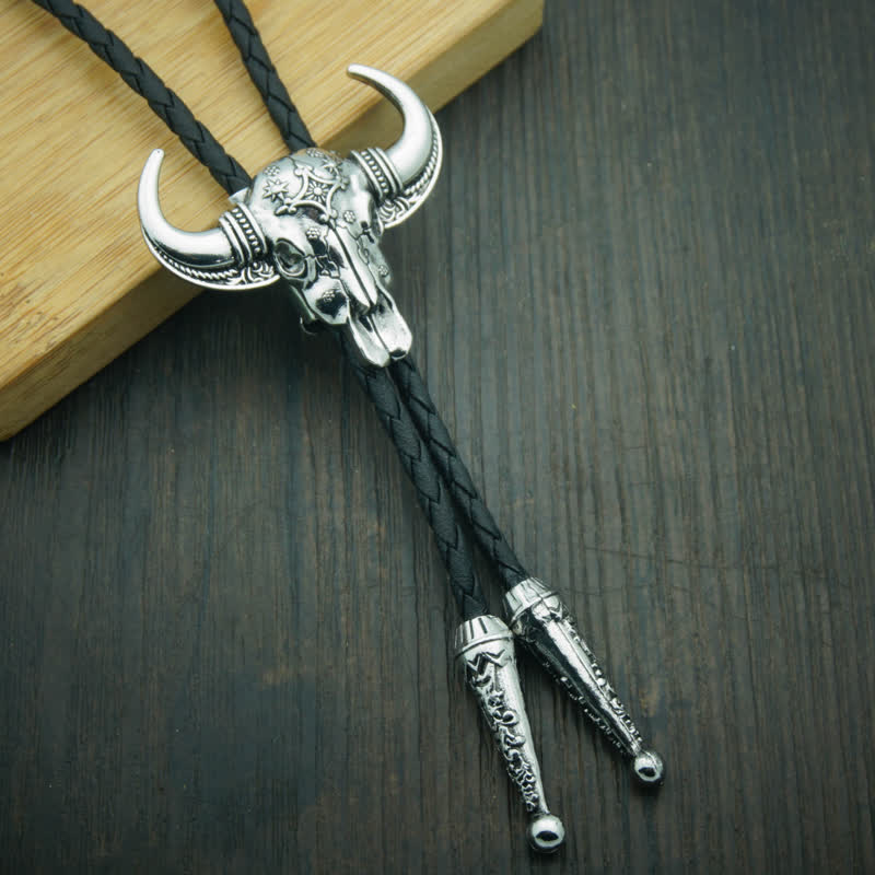 Cravatta Bolo con testa di toro e Longhorn del Texas