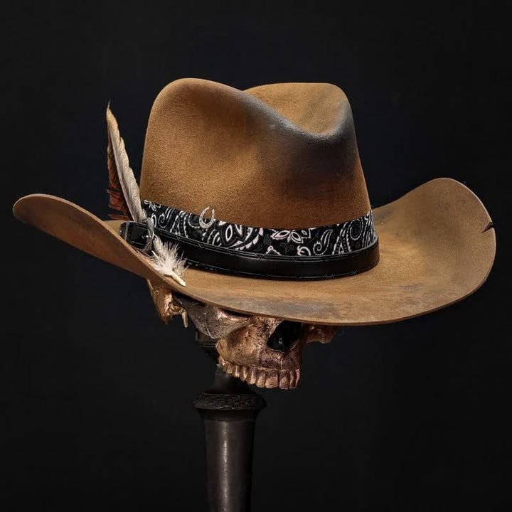 Cappello da cowboy in lana con cinturino in pelle Paisley e piume