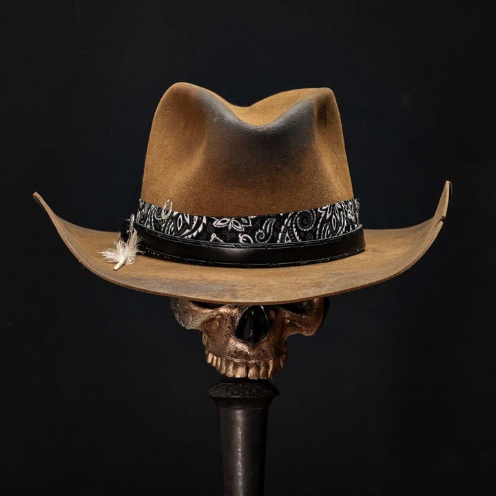 Cappello da cowboy in lana con cinturino in pelle Paisley e piume