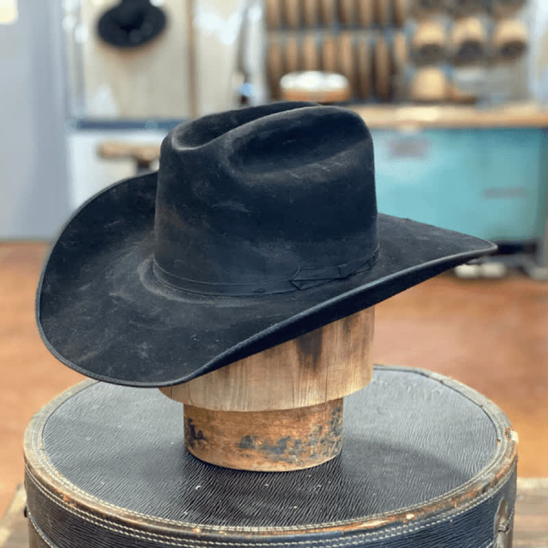 Cappello da cowboy in lana con fiocco nero invecchiato