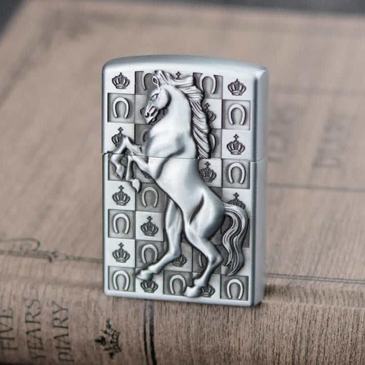 Accendino ricaricabile a butano con mola Roaring Horse