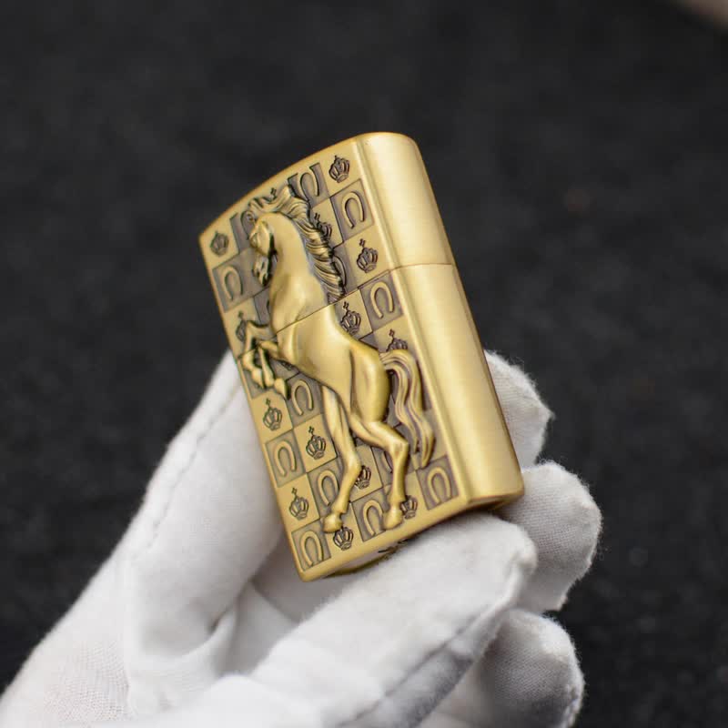 Accendino ricaricabile a butano con mola Roaring Horse
