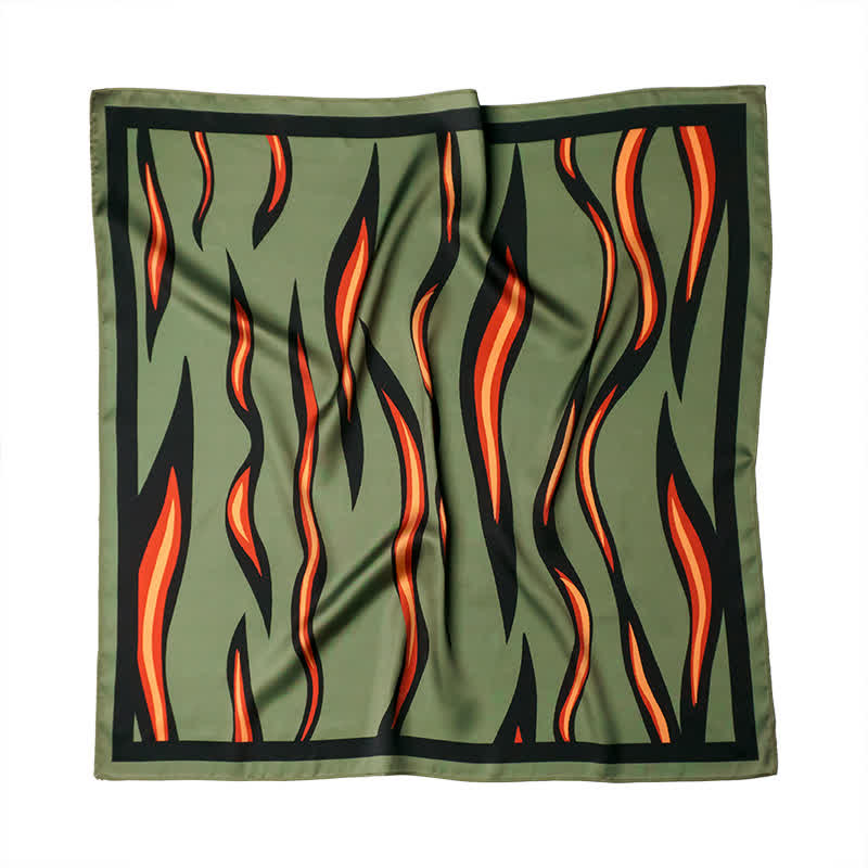 Sciarpa quadrata a righe con fiamme verdi e rosse con fibbia per sciarpa - image 1