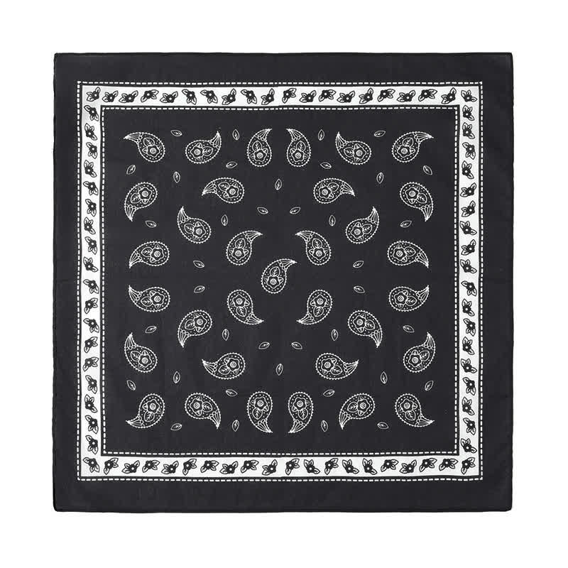 Sciarpa quadrata nera con motivo Paisley e fibbia in pelle a forma di leone - image 1