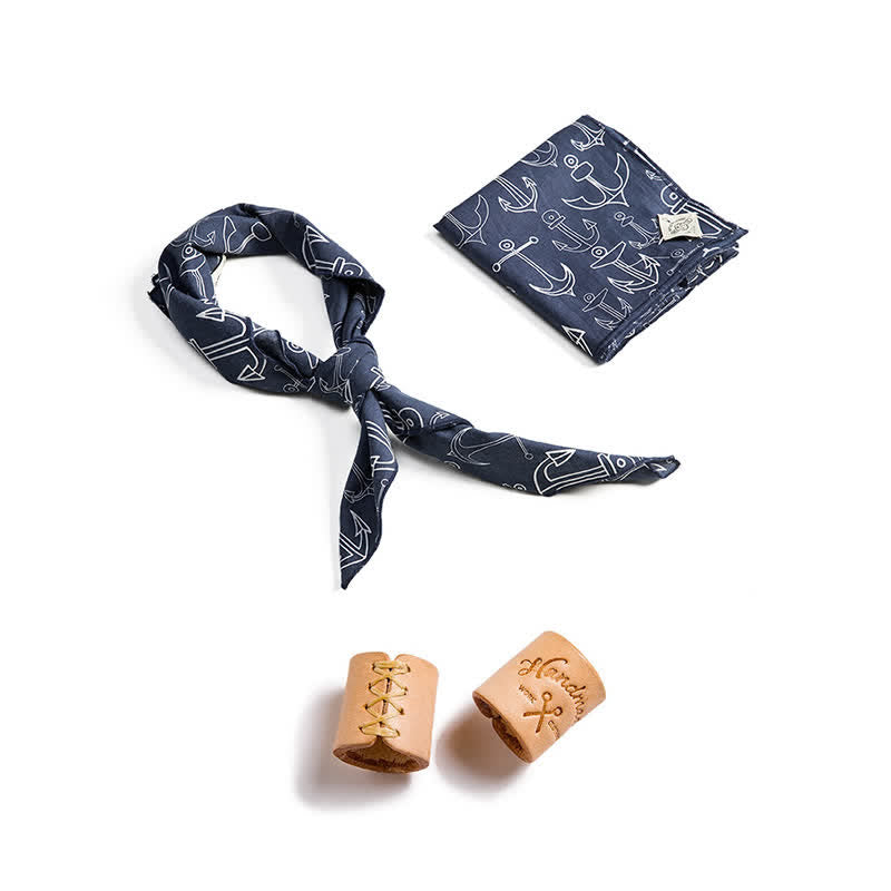 Sciarpa quadrata blu navy con fibbia in pelle