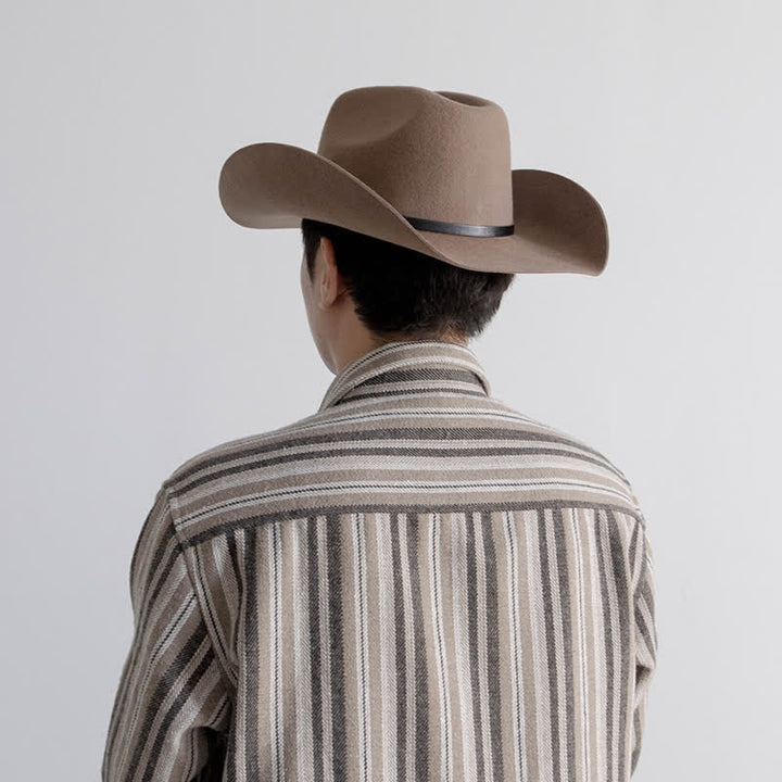 Cappello da cowboy con cinturino in pelle nera di vari colori