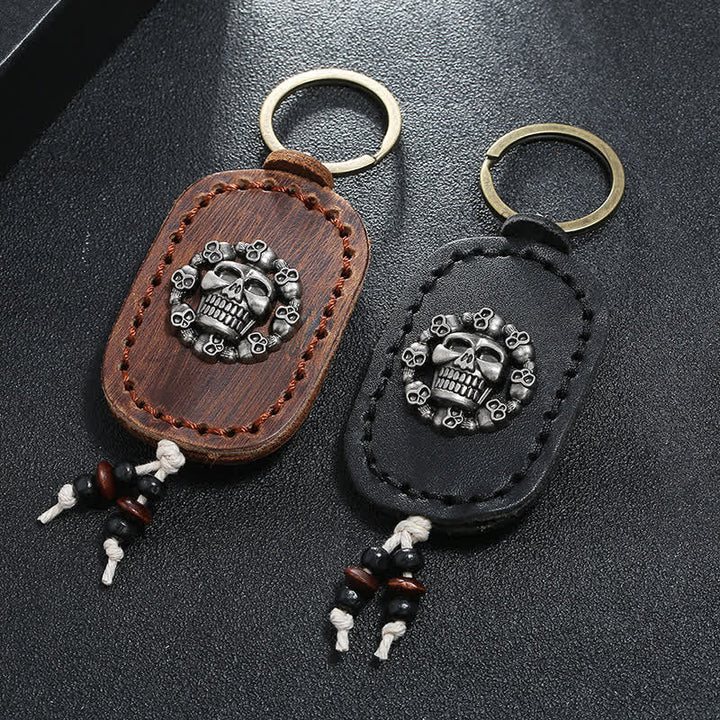 Portachiavi in pelle con ciondolo in stile gotico con teschio ovale - image 1