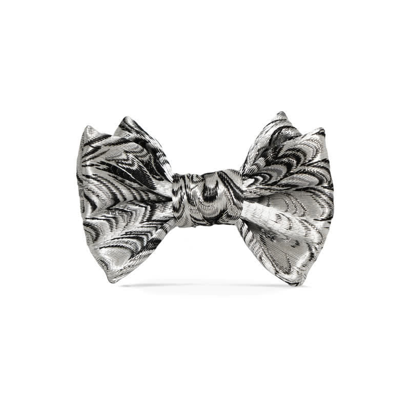 Papillon da uomo fatto a mano con motivo grigio argento lucido