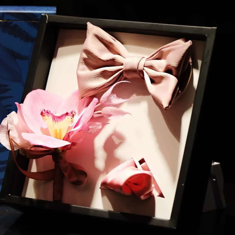 Set di 3 fazzoletti con spilla e papillon a coda di pesce rosa fumé da uomo - image 1
