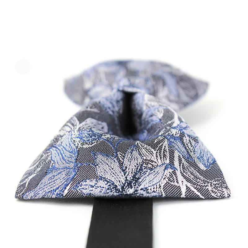 Papillon in seta con foglie di fiori grigi e blu da uomo