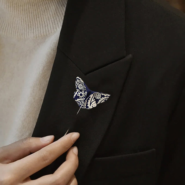 Papillon da uomo con stampa a pois bianchi e blu navy anacardi