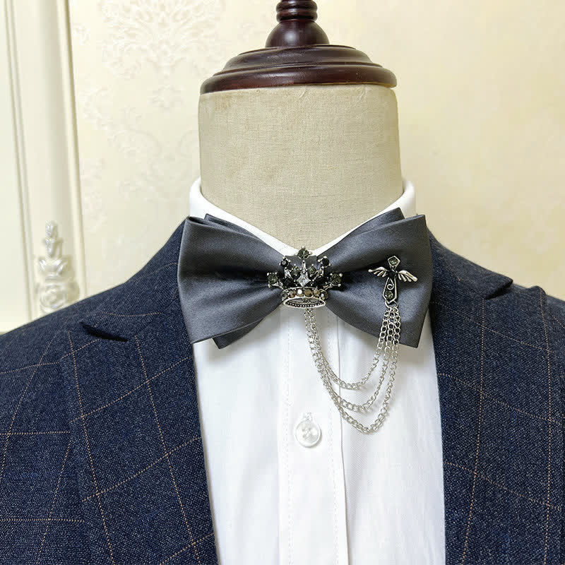 Papillon da uomo con corona in metallo argentato e catena a croce