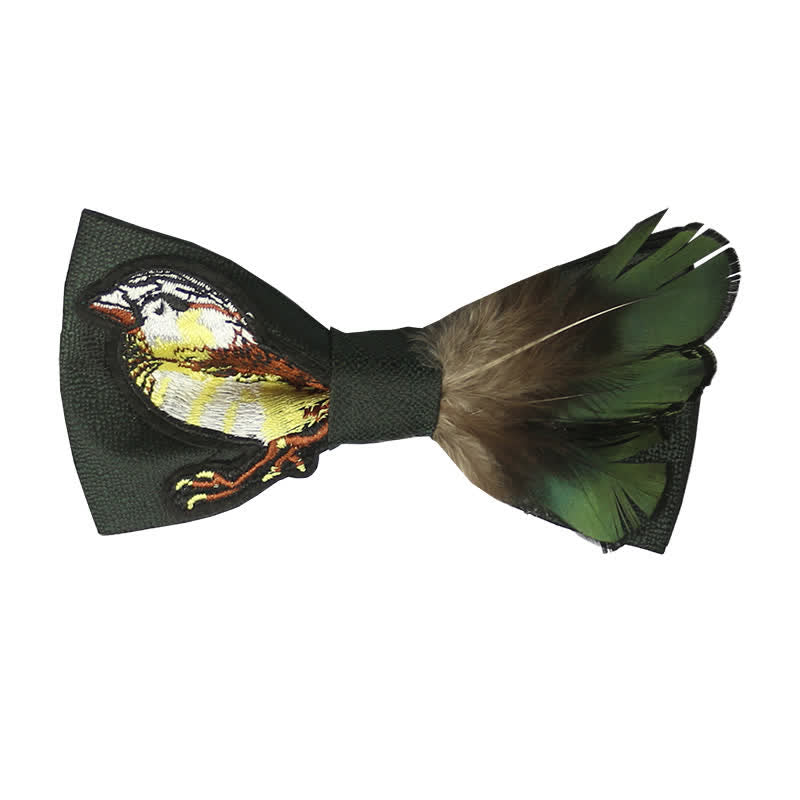 Papillon da festa con perle e coda di uccello piumato da uomo