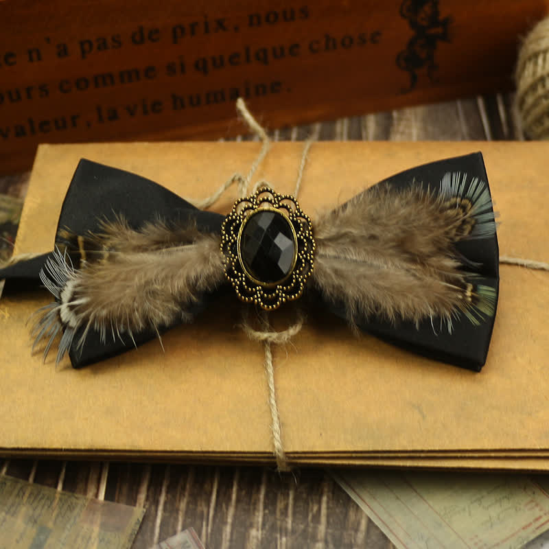 Papillon da festa con perle e coda di uccello piumato da uomo
