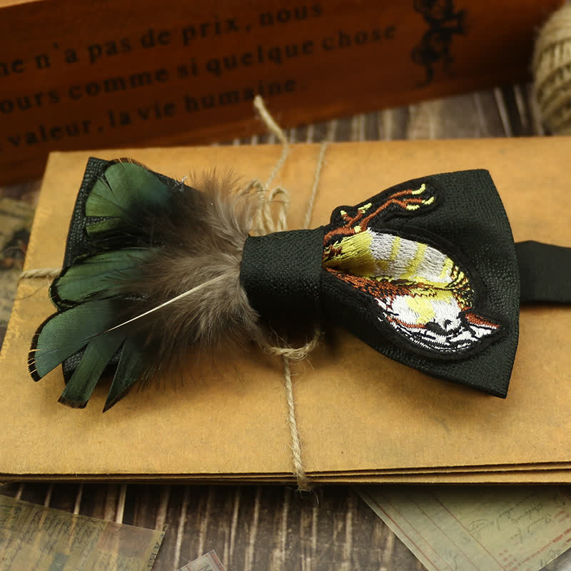 Papillon da festa con perle e coda di uccello piumato da uomo