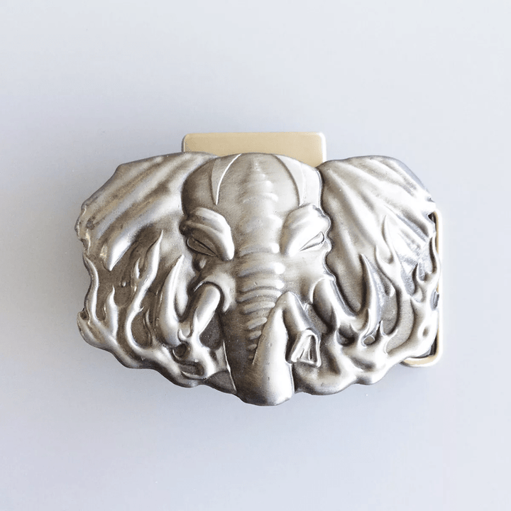 Cintura in pelle di elefante fai da te in argento con accendino nascosto