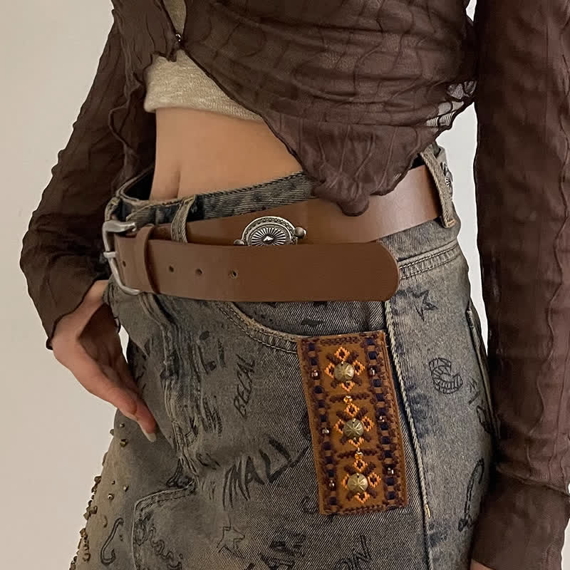 Cintura in pelle con decorazione in metallo e borchie Concho da donna